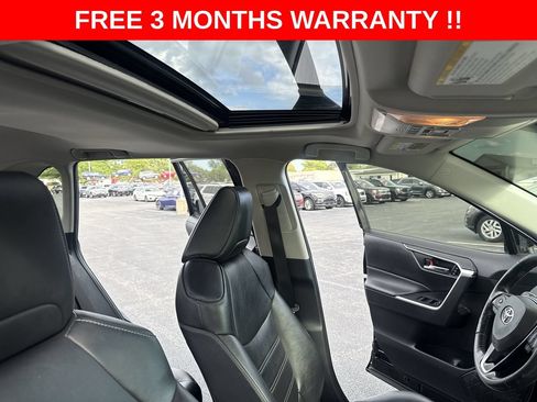 Used 2019 Toyota RAV4 XLE Premium w/ Cold Weather Package AWD/4WD image 21