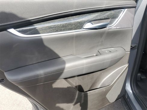 Used 2021 Cadillac XT5 Premium Luxury image 10