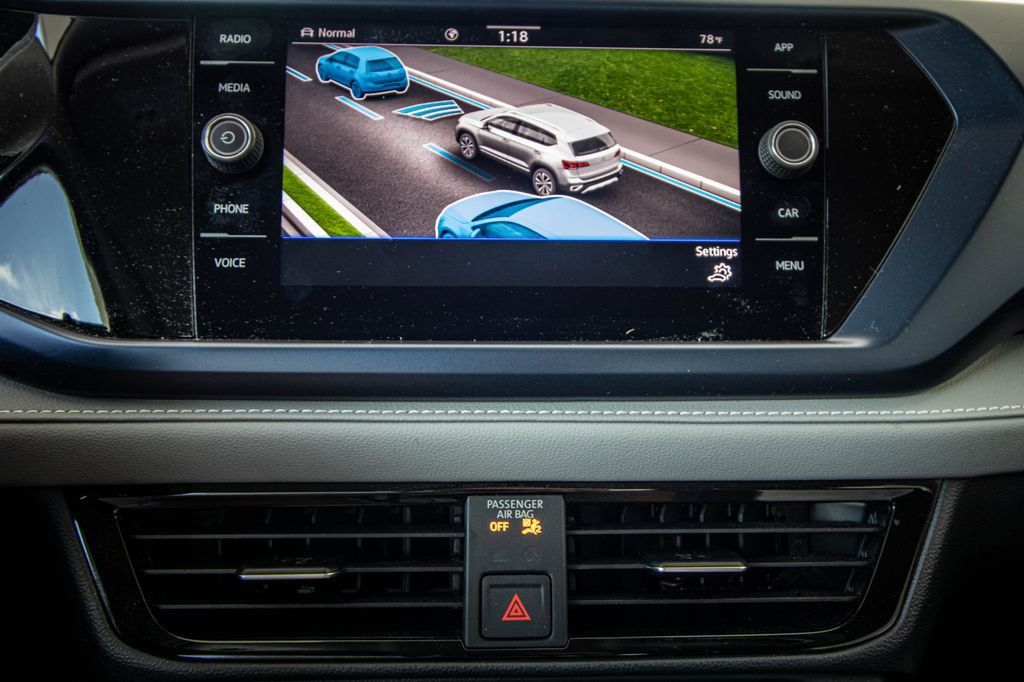 Certified 2024 Volkswagen Taos SE AWD/4WD image 40