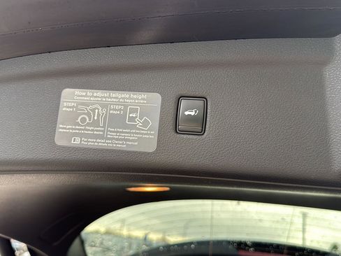 Used 2019 INFINITI QX50 Pure image 9