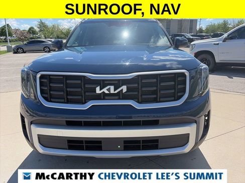 Used 2025 Kia Telluride S FWD image 3