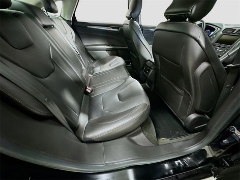 Used 2016 Ford Fusion Titanium image 26