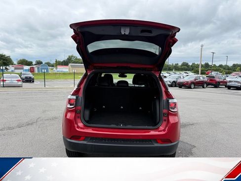 Used 2025 Jeep Compass Limited w/ Sun & Sound Group AWD/4WD image 10