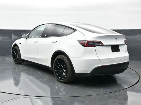 Used 2023 Tesla Model Y Long Range AWD/4WD image 5