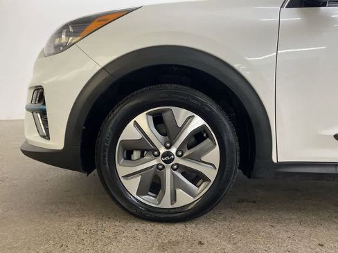 Used 2022 Kia Niro EX w/ Cold Weather Package image 12