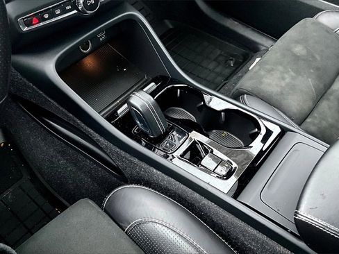 Used 2021 Volvo XC40 T5 R-Design w/ Climate Package image 14