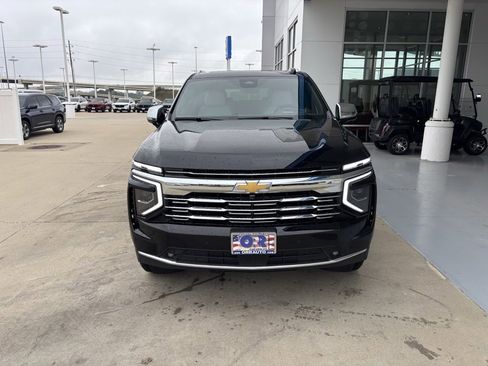 New 2026 Chevrolet Suburban Premier image 2