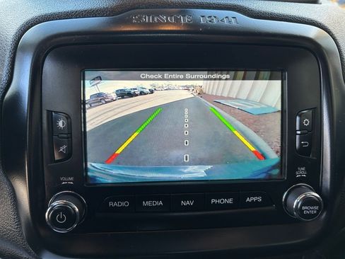 Used 2017 Jeep Renegade Latitude image 26