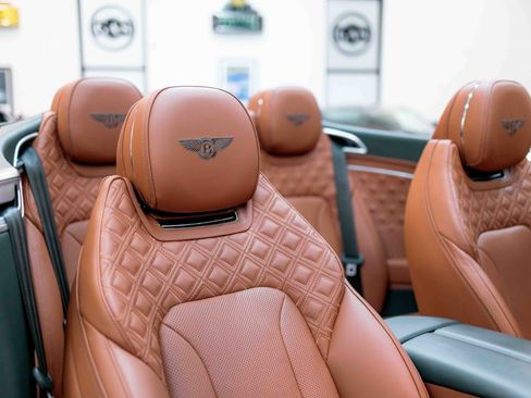 Used 2022 Bentley Continental GT V8 image 81