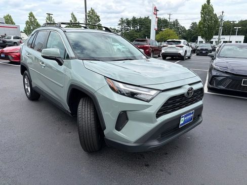 Certified 2022 Toyota RAV4 XLE w/ Convenience Package AWD/4WD image 3