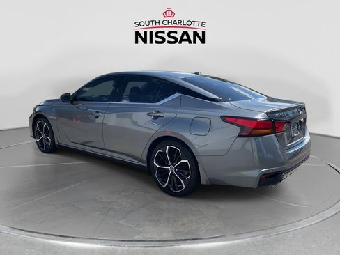 Used 2023 Nissan Altima 2.5 SR w/ SR Premium Package FWD image 4