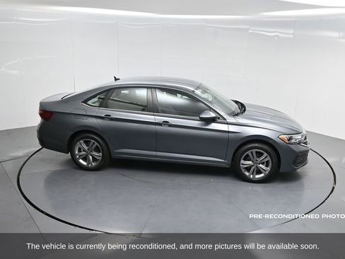 Used 2022 Volkswagen Jetta SE image 52