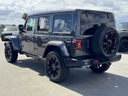 Certified 2025 Jeep Wrangler Unlimited Sahara w/ Safety Group AWD/4WD image 5