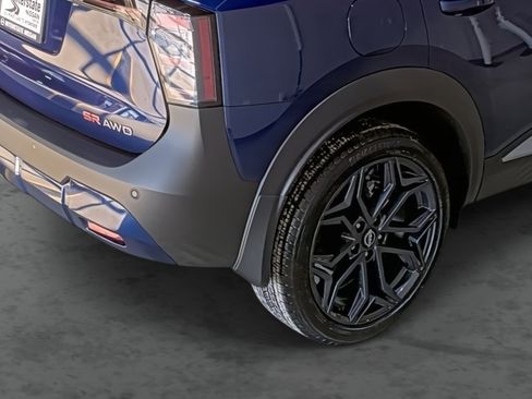 New 2026 Nissan Kicks SR w/ Cold Weather Package image 12