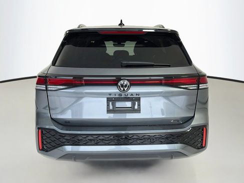 Used 2026 Volkswagen Tiguan SE R-Line AWD/4WD image 6