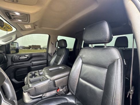 Used 2020 Chevrolet Silverado 2500 Custom w/ Custom Value Package image 10