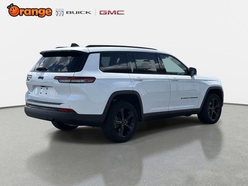 Used 2025 Jeep Grand Cherokee L Altitude image 3