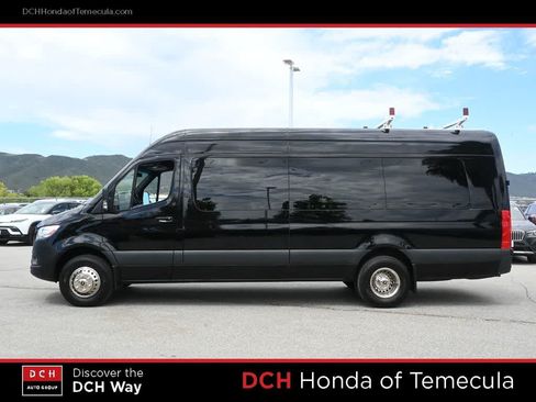 Used 2020 Mercedes-Benz Sprinter 3500 w/ Windows All Around Package image 4
