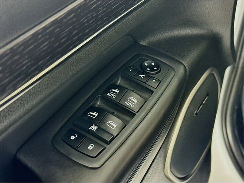 Used 2020 Jeep Grand Cherokee High Altitude image 18