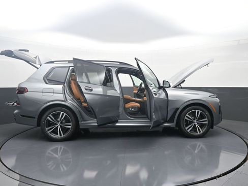 Used 2026 BMW X7 xDrive40i w/ M Sport Package image 56