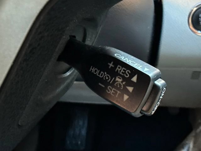 Used 2018 Toyota Highlander XLE AWD/4WD image 25