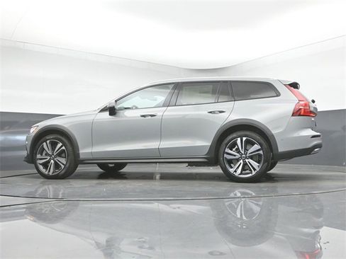 New 2026 Volvo V60 B5 Cross Country Plus w/ Protection Package Premier image 41
