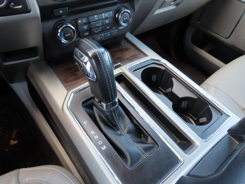 Used 2018 Ford F150 Lariat image 29