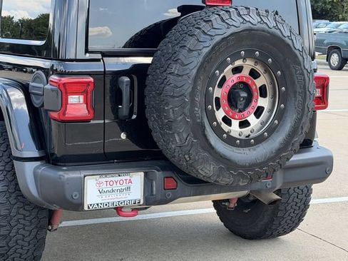 Used 2018 Jeep Wrangler Unlimited Rubicon AWD/4WD image 6