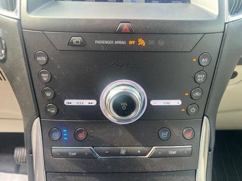 Used 2020 Ford Edge Titanium w/ Equipment Group 301A AWD/4WD image 29