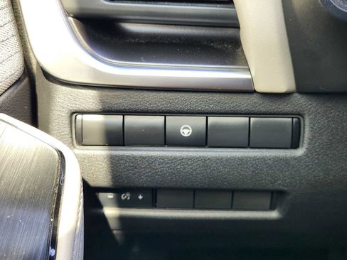 Used 2023 Nissan Rogue SV FWD image 22