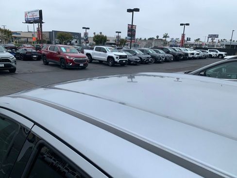 Used 2017 Honda HR-V LX image 9