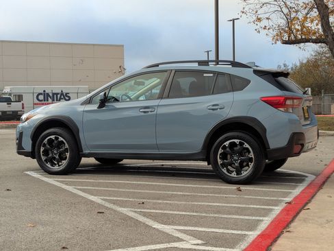 Used 2023 Subaru Crosstrek 2.0i Premium image 6