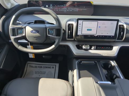 New 2025 Ford Expedition Active image 47