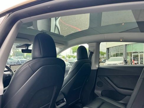 Used 2021 Tesla Model Y Long Range AWD/4WD image 9