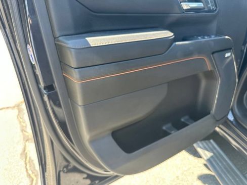 Used 2024 GMC Sierra 2500 AT4 w/ AT4 Premium Plus Package AWD/4WD image 6