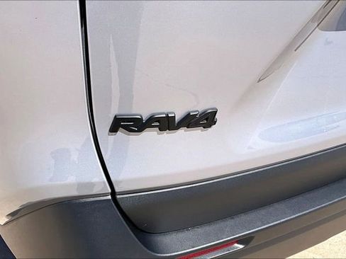 Used 2025 Toyota RAV4 XLE Premium FWD image 33
