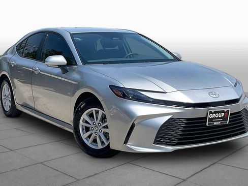 Used 2026 Toyota Camry LE w/ Convenience Package FWD image 3