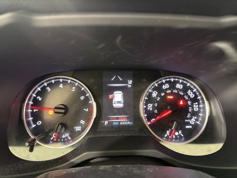 Used 2021 Toyota RAV4 XLE image 16