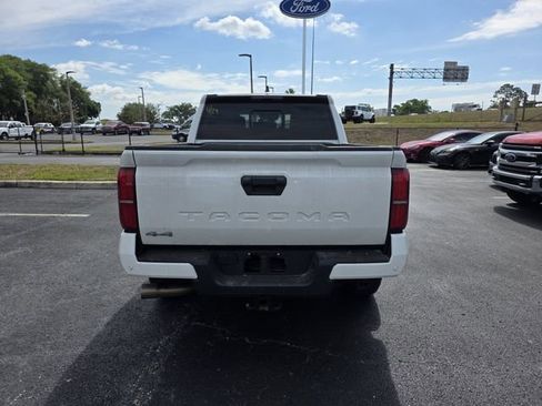Used 2024 Toyota Tacoma SR5 w/ SR5 Upgrade Package AWD/4WD image 6