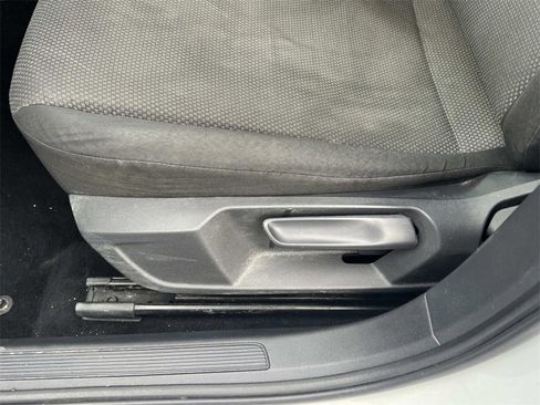 Used 2019 Volkswagen Jetta SE image 15