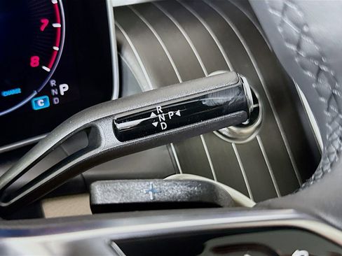 Used 2026 Mercedes-Benz GLC 300 4MATIC image 17