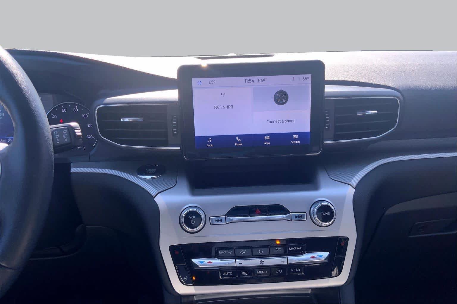 Used 2022 Ford Explorer XLT w/ Equipment Group 202A AWD/4WD image 7