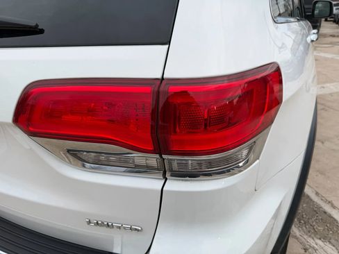 Used 2019 Jeep Grand Cherokee Limited image 11