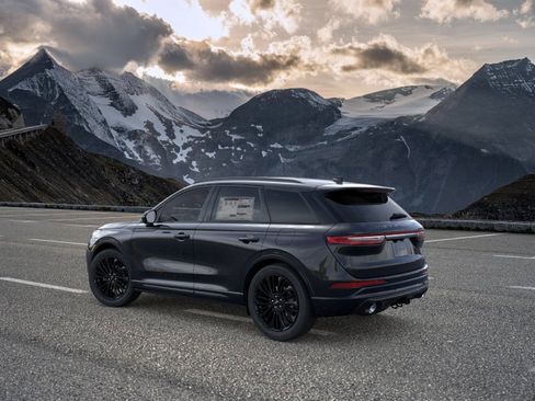 New 2026 Lincoln Corsair Reserve w/ Jet Appearance Package AWD/4WD image 4