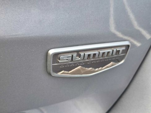 Used 2020 Jeep Grand Cherokee Summit w/ Platinum Series Group AWD/4WD image 17