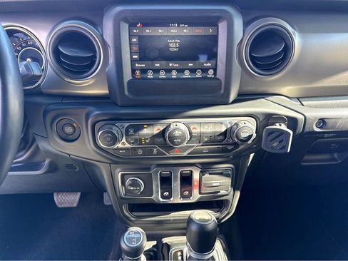 Certified 2023 Jeep Wrangler Willys image 22