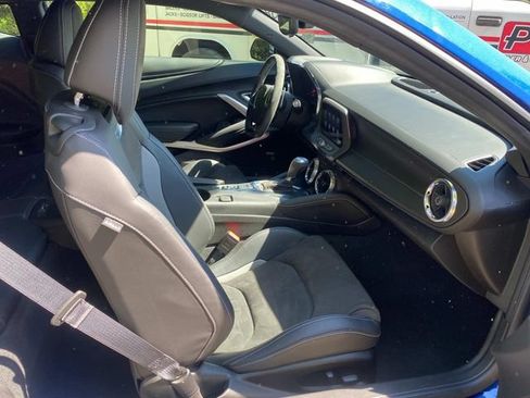 Used 2021 Chevrolet Camaro SS RWD image 31