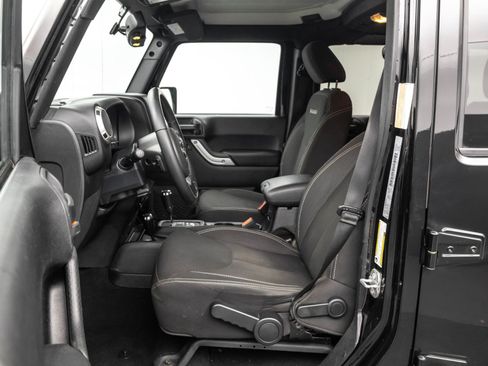 Used 2018 Jeep Wrangler Unlimited Sahara image 6