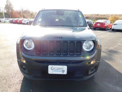 Used 2018 Jeep Renegade Altitude image 10