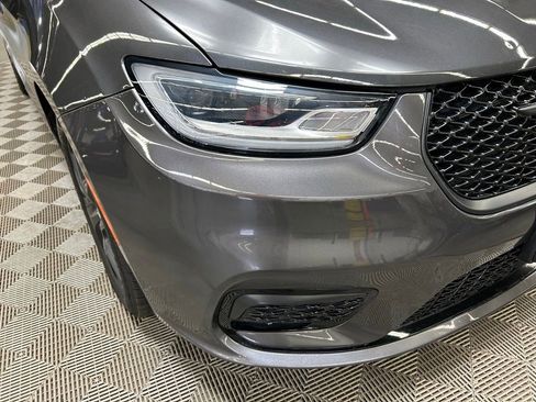 Used 2022 Chrysler Pacifica Touring-L w/ S Appearance Package FWD image 3